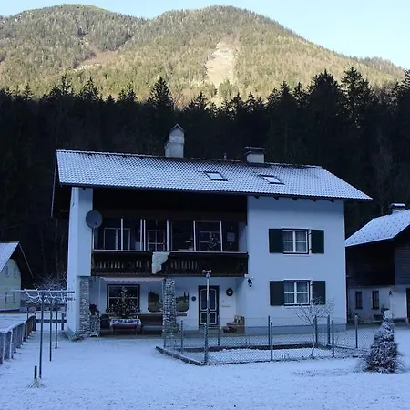 弗里恩翁史翠克酒店 上特劳恩